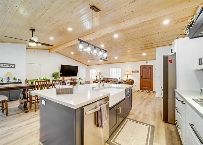 Fire Pit + Trail Access: Spacious Ferienhaus *