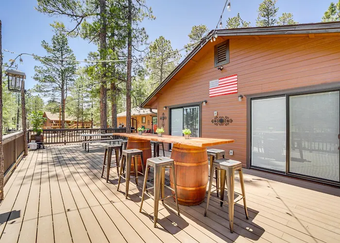 Fire Pit + Trail Access: Spacious Ferienhaus